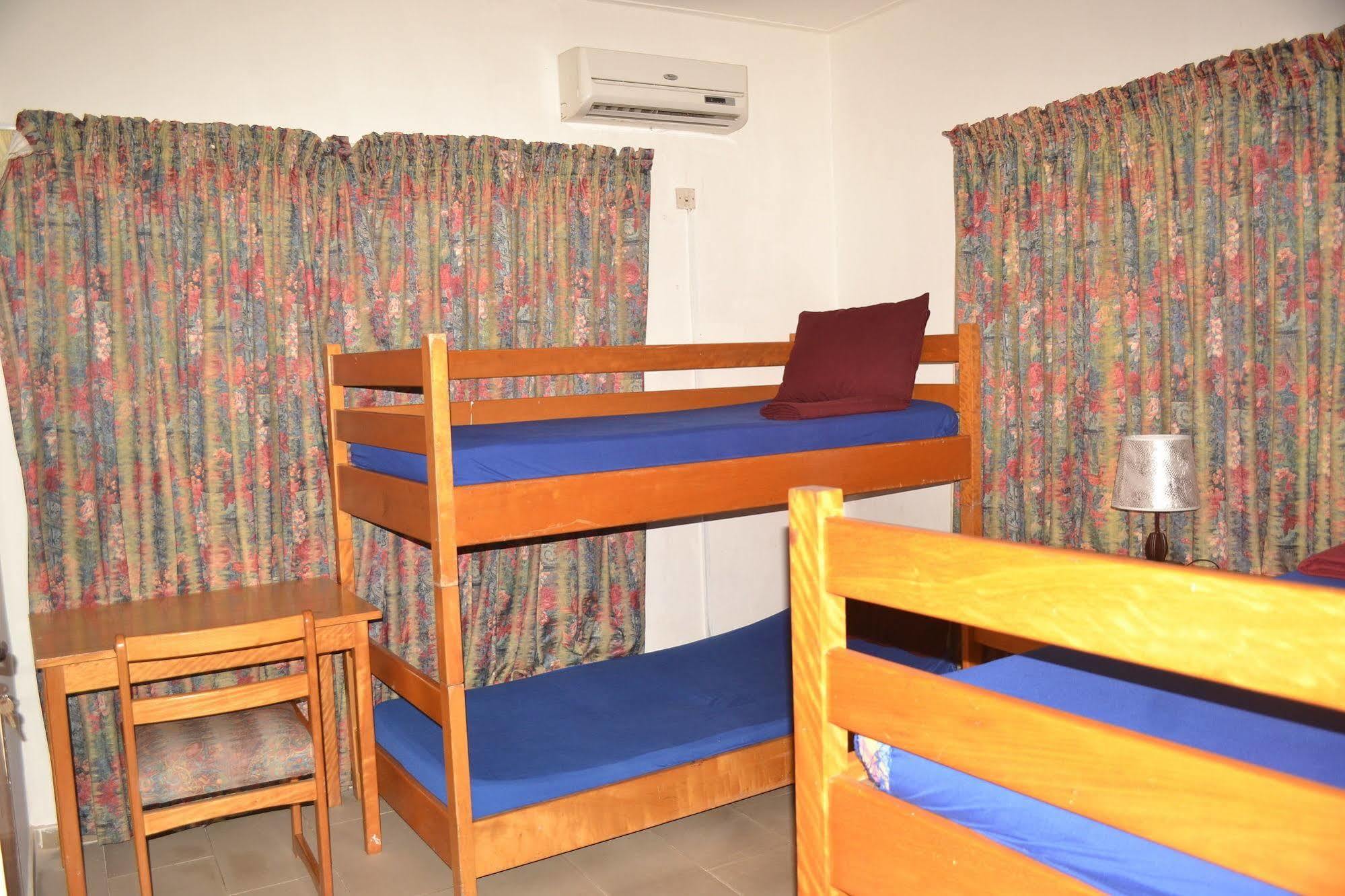 Pink Hostel Аккра Екстер'єр фото