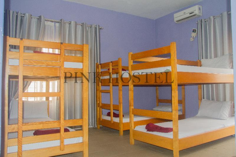 Pink Hostel Аккра Екстер'єр фото