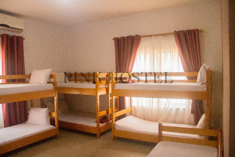 Pink Hostel Аккра Екстер'єр фото
