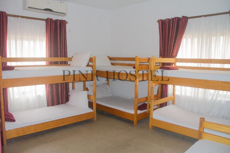 Pink Hostel Аккра Екстер'єр фото