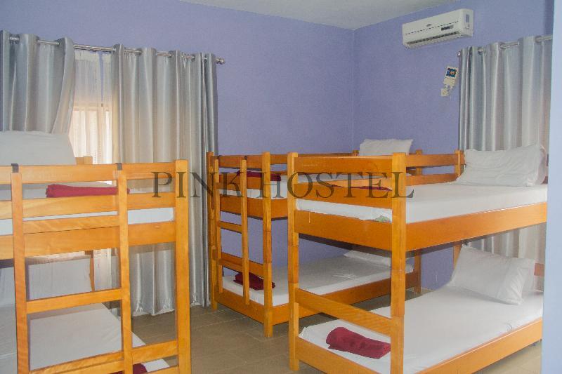 Pink Hostel Аккра Екстер'єр фото